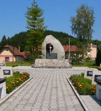 Pamätník sovietskym parašutistom